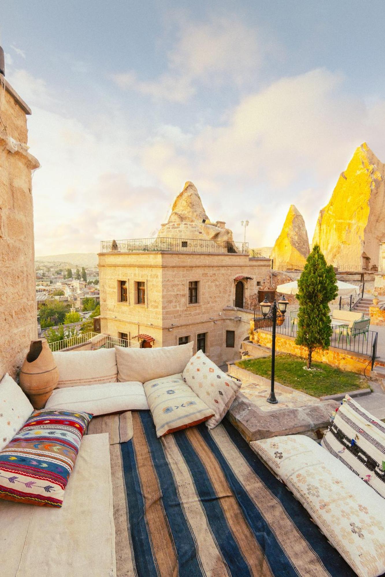 คัปปาโดเชีย เคฟ สวีท Hotel เกอเรเม ภายนอก รูปภาพ